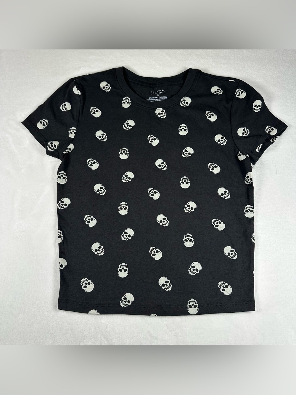 Women’s Small Black Short Sleeve Tee with White Skull Print